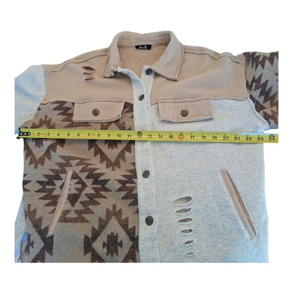 Miss Me Women's Taupe Aztec Button Front Mixed Shacket Small Never Worn - Picture 15 of 16